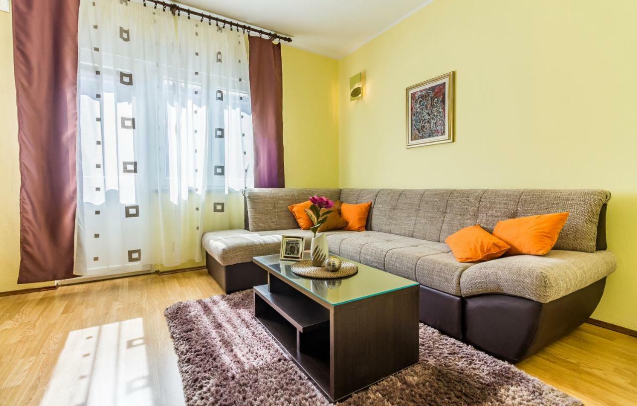 Pula Apartment Екстериор снимка