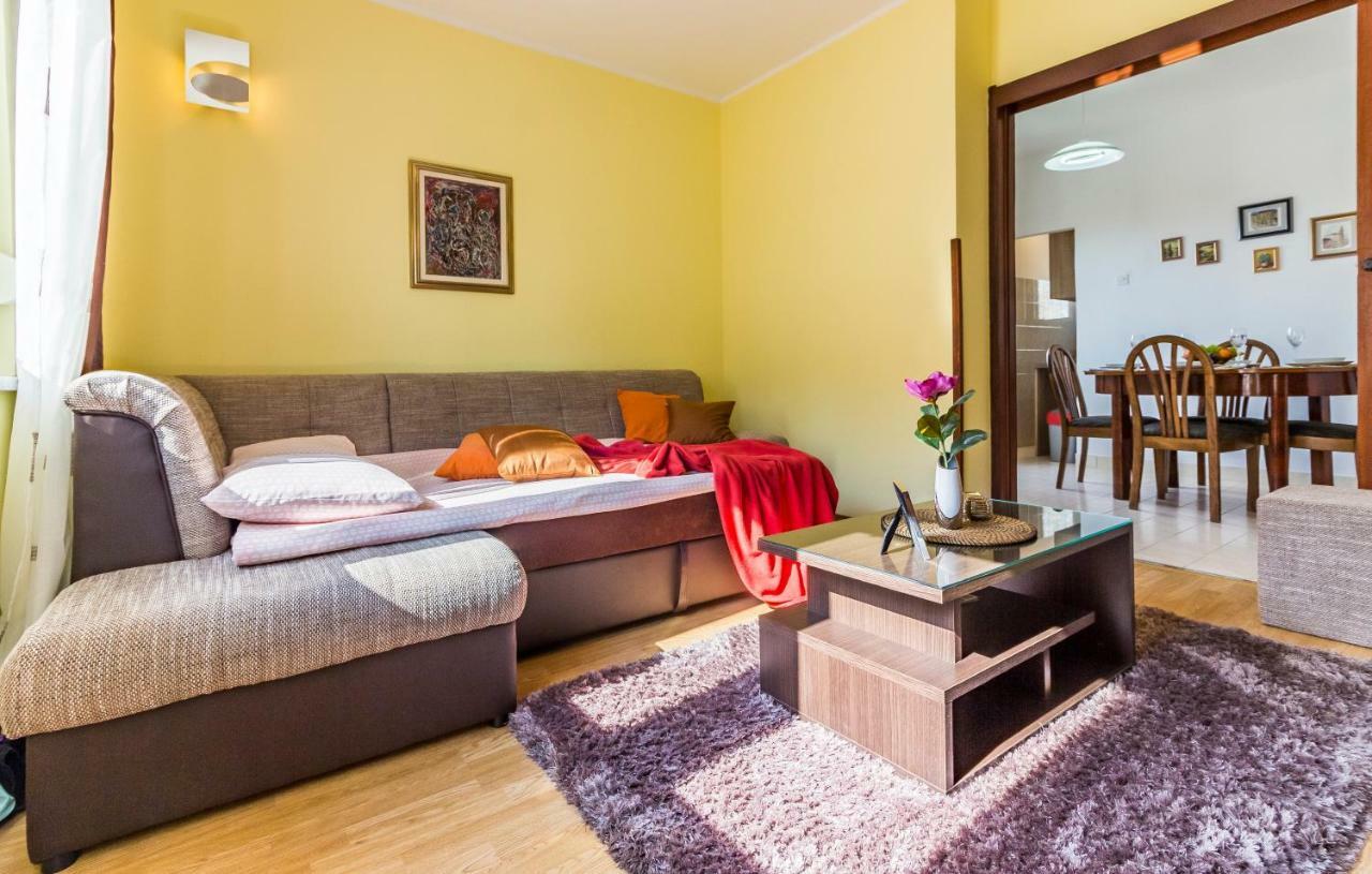 Pula Apartment Екстериор снимка