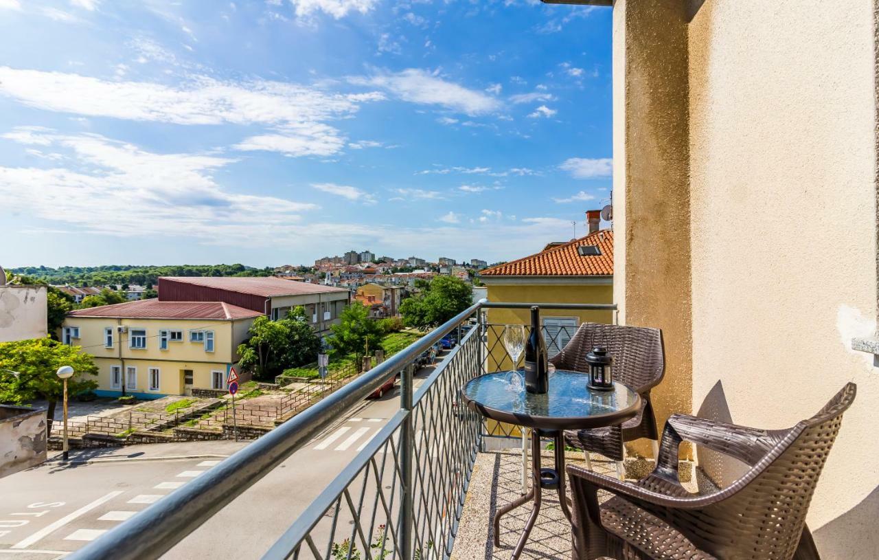 Pula Apartment Екстериор снимка