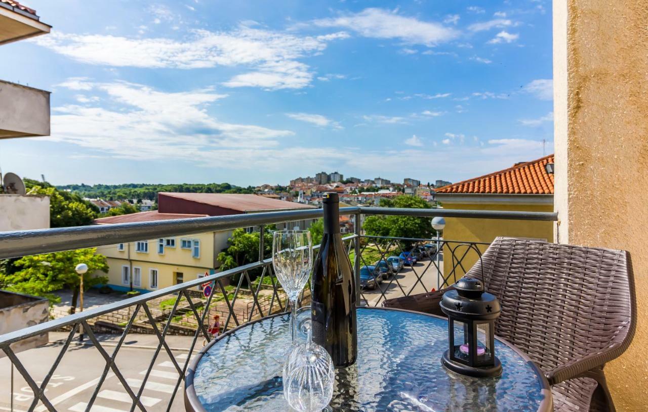 Pula Apartment Екстериор снимка